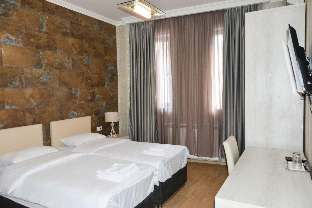 Eleon Boutique Hotel Тбилиси Екстериор снимка