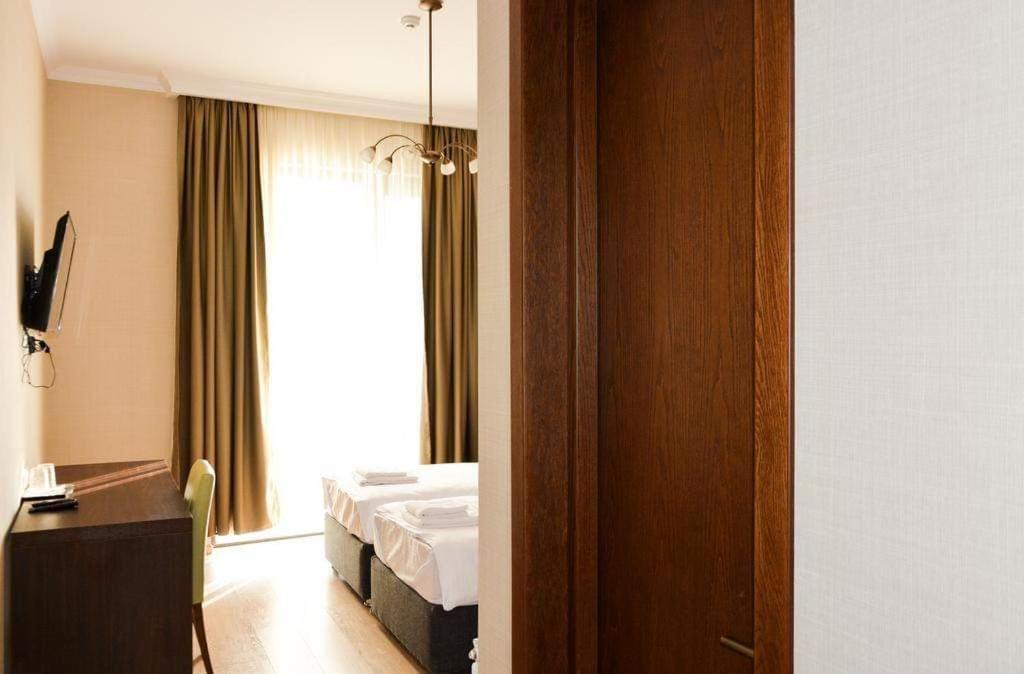 Eleon Boutique Hotel Тбилиси Екстериор снимка