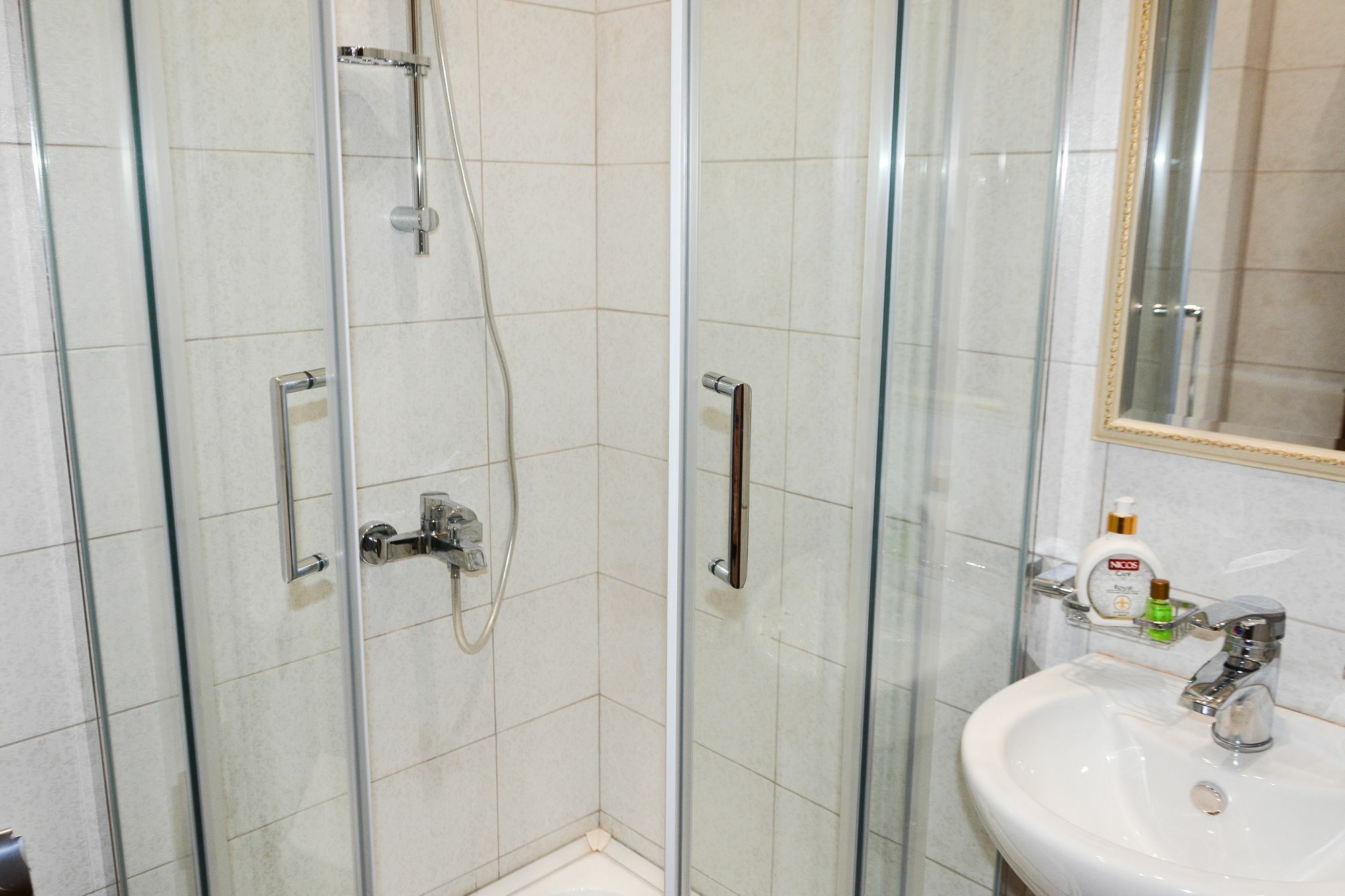 Eleon Boutique Hotel Тбилиси Екстериор снимка